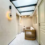 Urban Flat 199 - Beautiful 5 Bedrooms In The Center