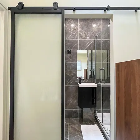 Urban Flat 199 - Beautiful 5 Bedrooms In The Center Apartment