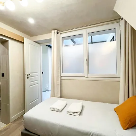 Apartment Urban Flat 199 - Beautiful 5 Bedrooms In The Center Paris